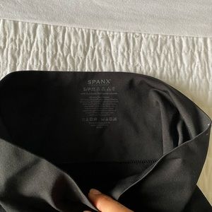 NEVER WORN SPANX SHAPING SHORT